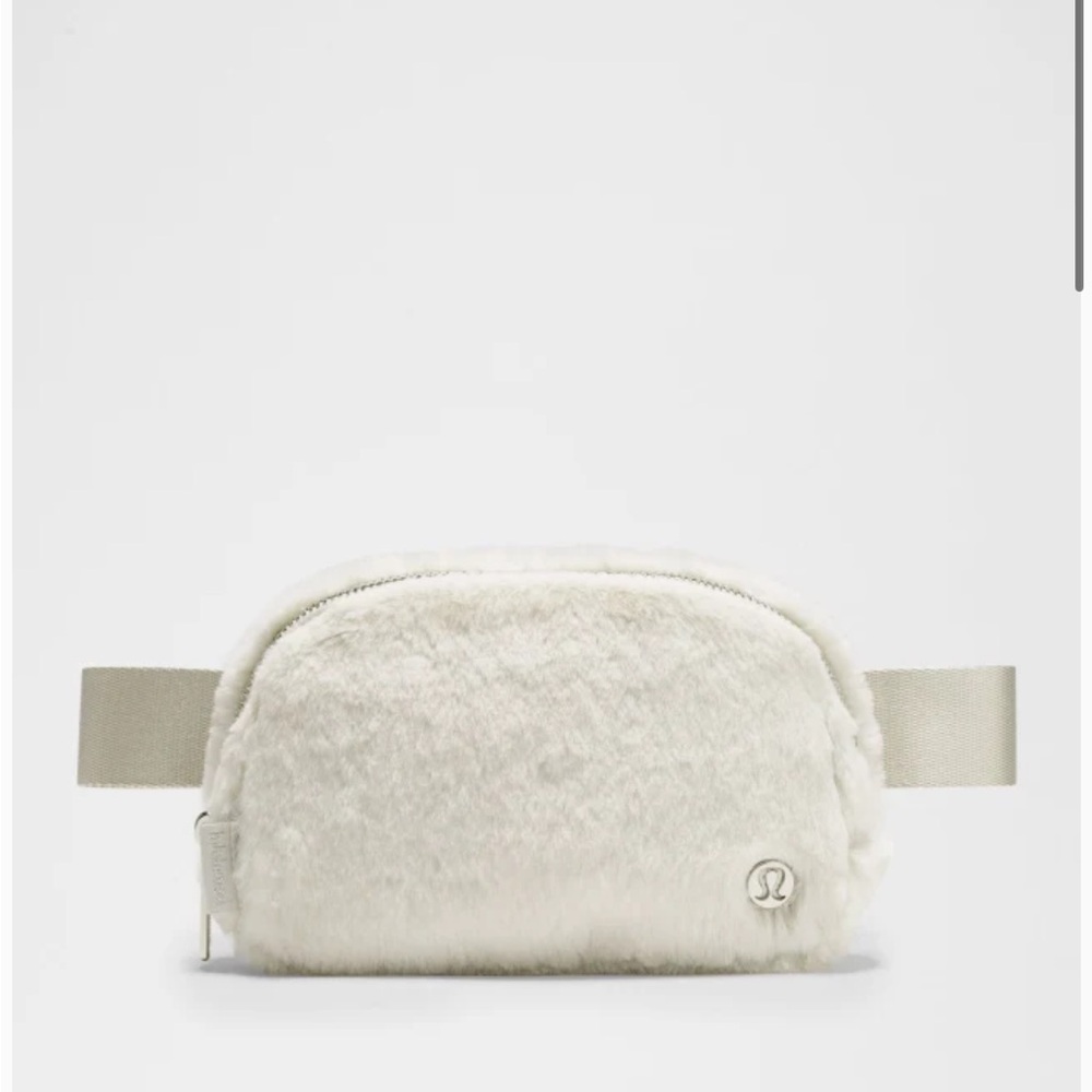 Lululemon White Crossbody Bag- Everywhere Belt Bag Plush Fleece